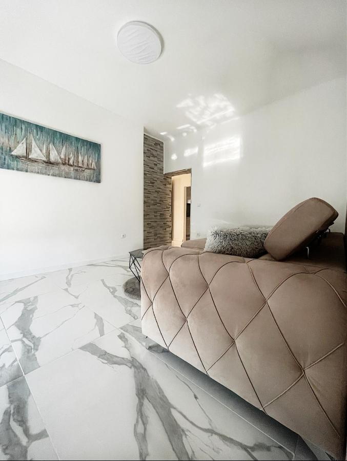 Apartment Luxury 2 *